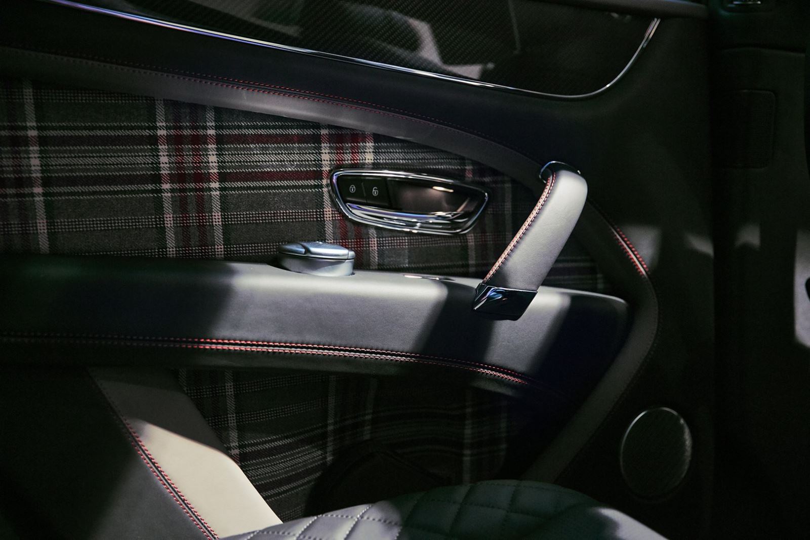 Bentley Bentayga tung ra 2 phiên bản đặc biệt nhưng nội thất mới là điểm đáng chú ý 4