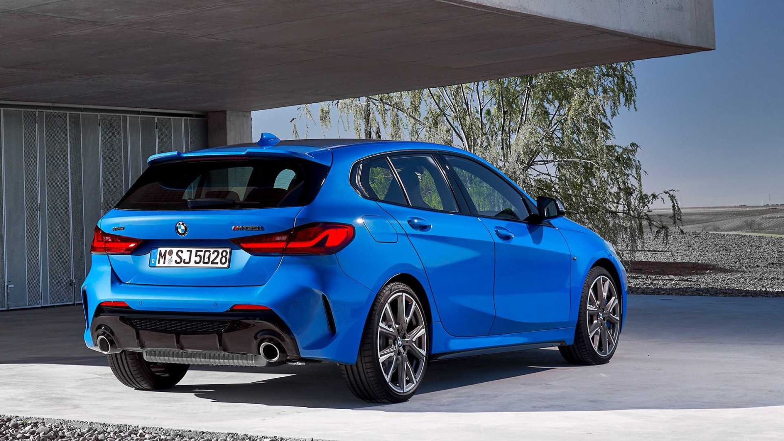 BMW 1-Series ra mắt với thiết kế dễ gây hoang mang và hệ dẫn động sẽ khiến nhiều fan phải ngạc nhiên 2