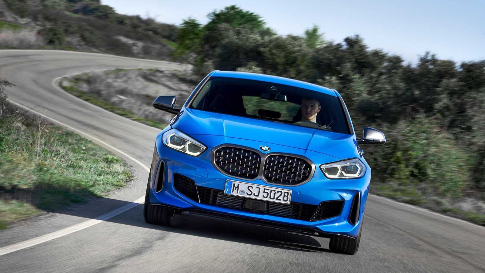 BMW 1-Series ra mắt với thiết kế dễ gây hoang mang và hệ dẫn động sẽ khiến nhiều fan phải ngạc nhiên 7