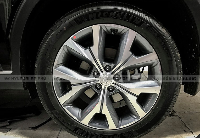 Hyundai Palisade vừa về đại lý: SUV 8 chỗ, nhiều chi tiết mới lạ so với Santa Fe 6