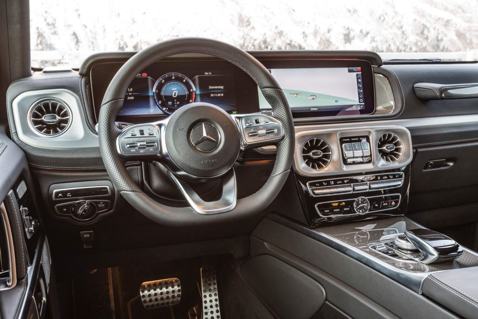 Mercedes-Benz G-Class thêm phiên bản G350d giá rẻ 4