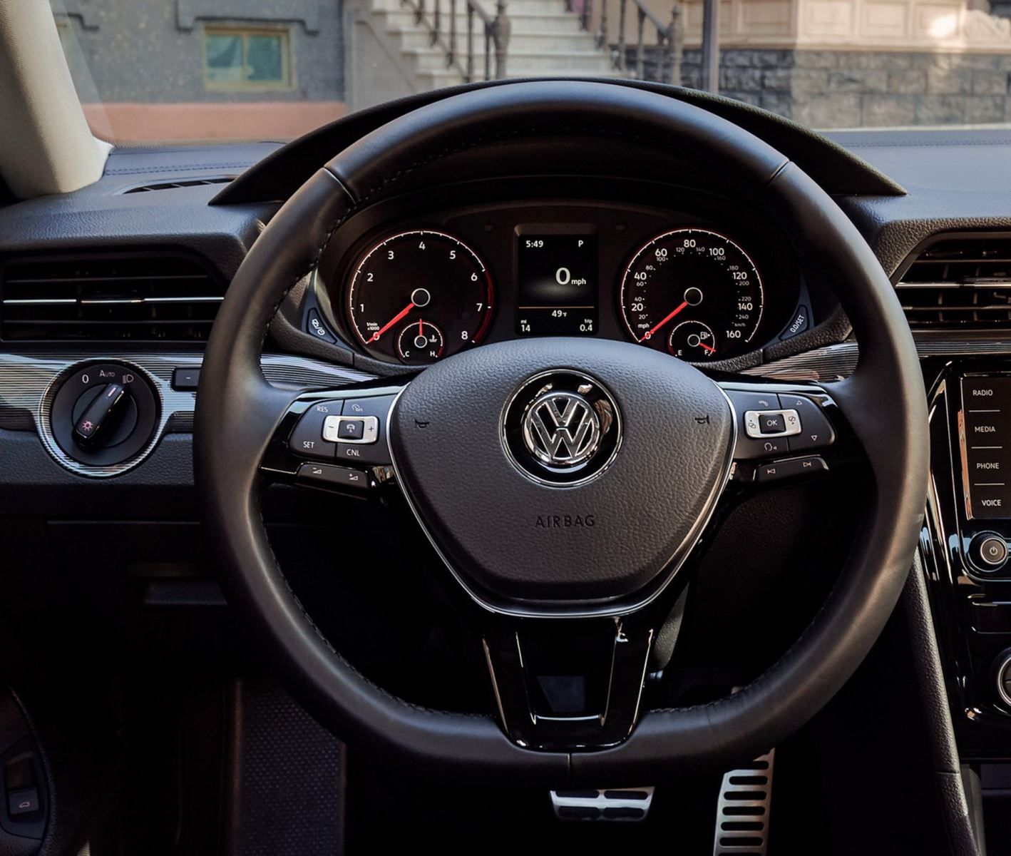 Volkswagen Passat 2020 ra mắt  với diện mạo hiện đại, thể thao và tiện nghi 7